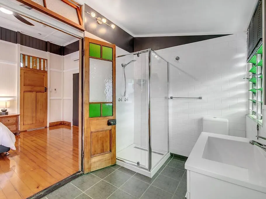 Historic Character-Filled Jade Cottage Ipswich Holiday home