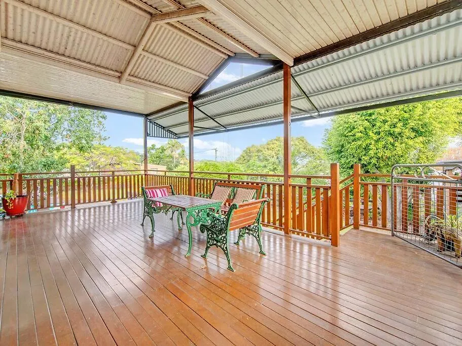 Historic Character-Filled Jade Cottage Ipswich