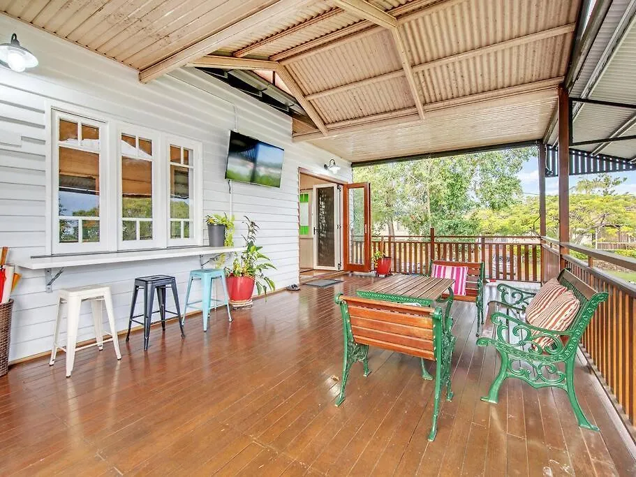 Historic Character-Filled Jade Cottage Ipswich 0*,